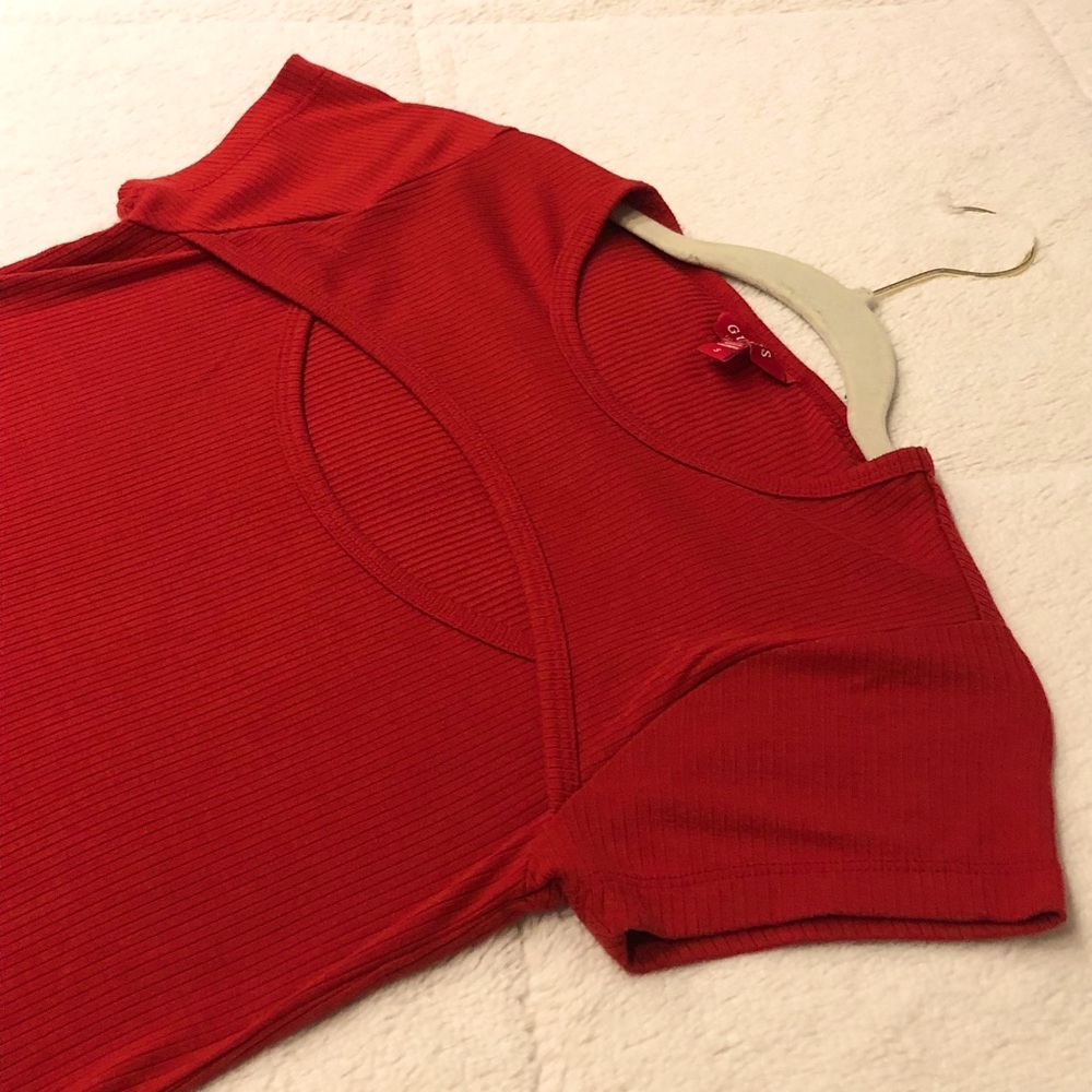 Guess Red Ribbed Cutout Tee ♥️⁉️